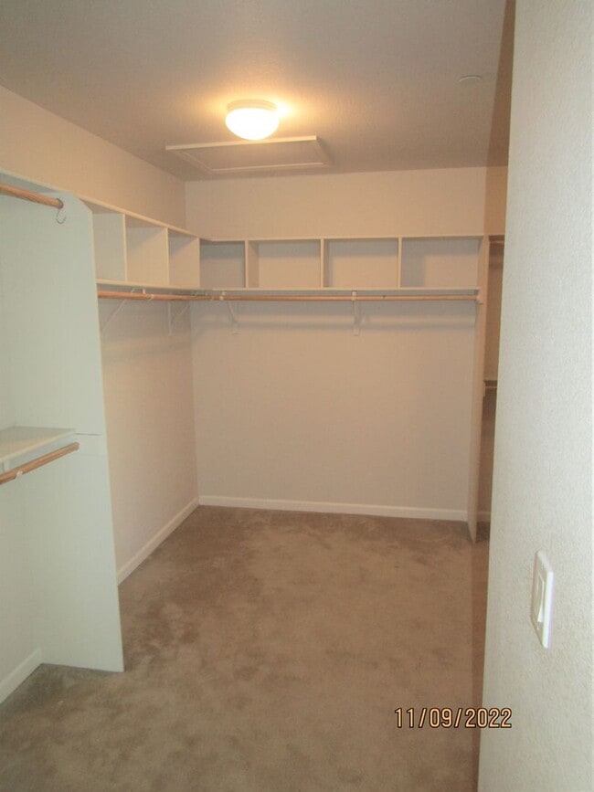 Building Photo - Beautiful Home Near Golf course!! Brand ne...