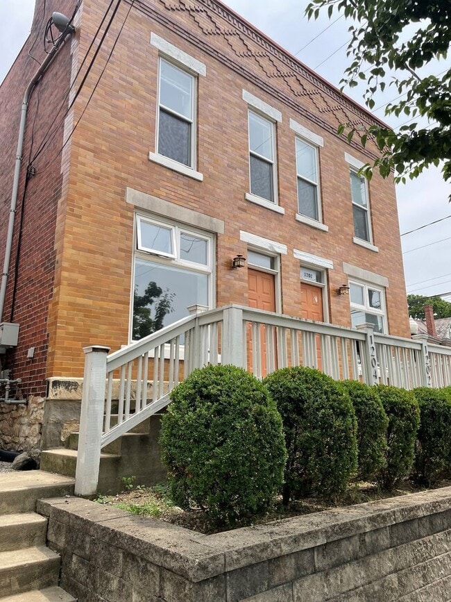 Building Photo - 1204 Indianola Ave