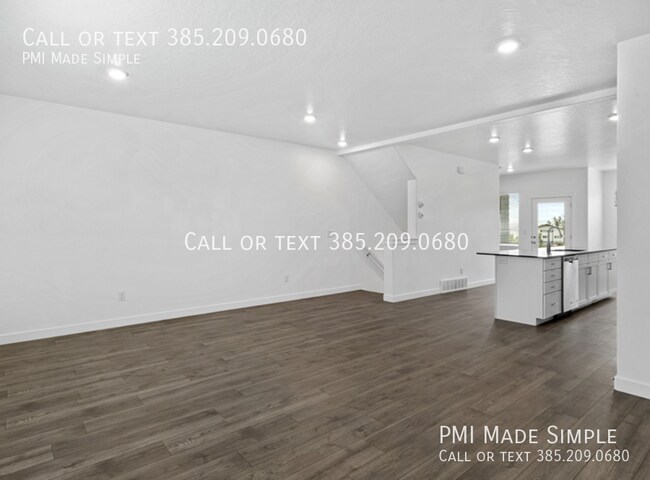 Building Photo - 1107 E Hatch Row