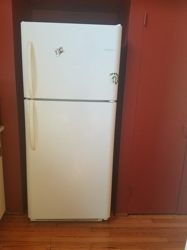 Building Photo - Single Family Home within walking distance to Quinnipiac