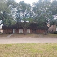 Building Photo - 3106 Oakmont Dr