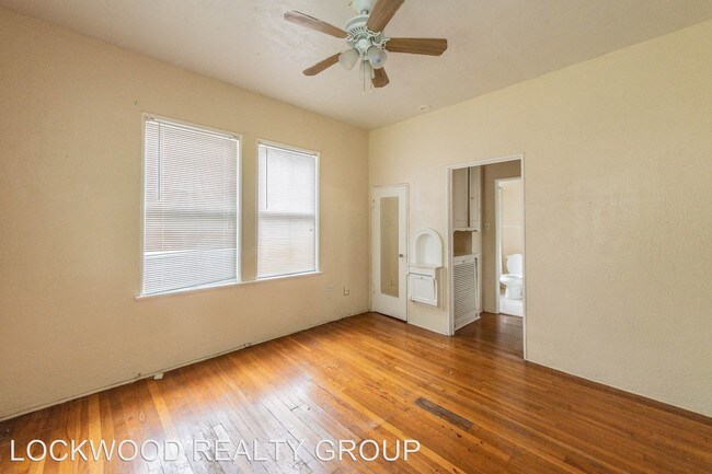 Building Photo - 329 W Huisache Ave