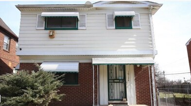 Building Photo - Colonial Ready For You