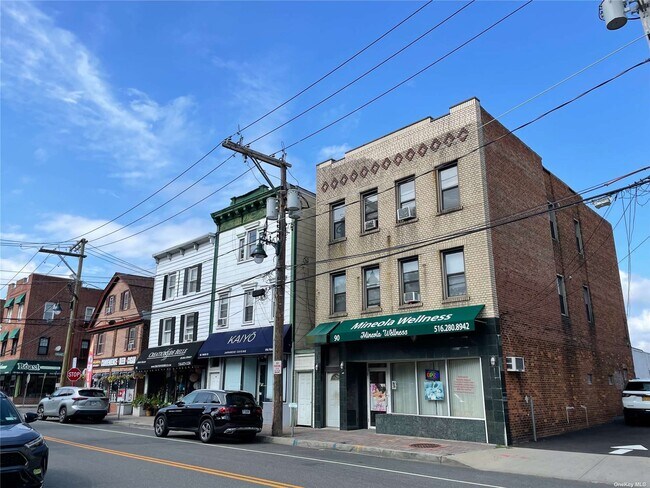 Building Photo - 90 Main St