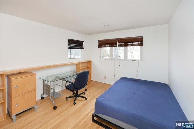 Building Photo - 16 Gurney Terrace