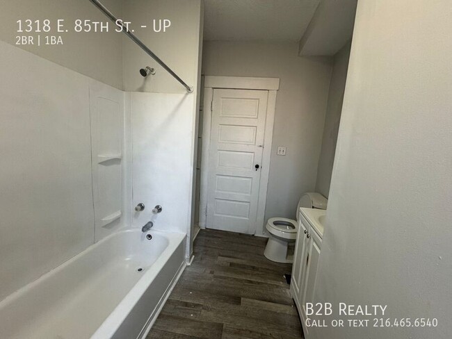 Building Photo - 1318 E 85th St