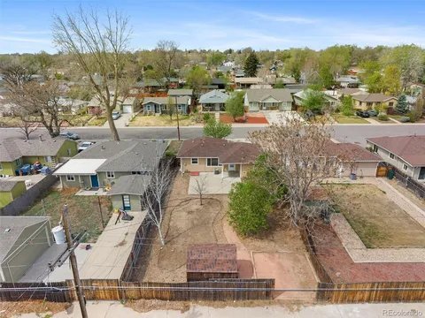 Building Photo - 4956 Umatilla St