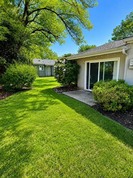 Building Photo - 373 Whitesell Ct NE