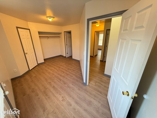 Building Photo - Modern Townhouse Living – 3 Beds, 2.5 Bath...