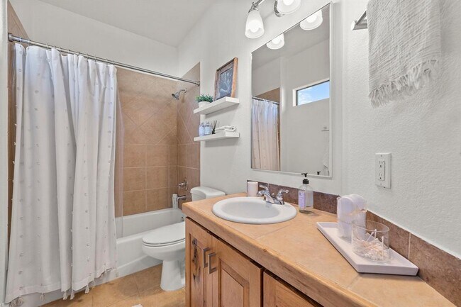 Building Photo - 1030 Daviot Dr