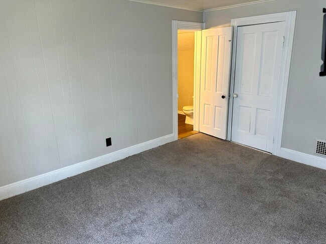 Building Photo - 208 Courtland St