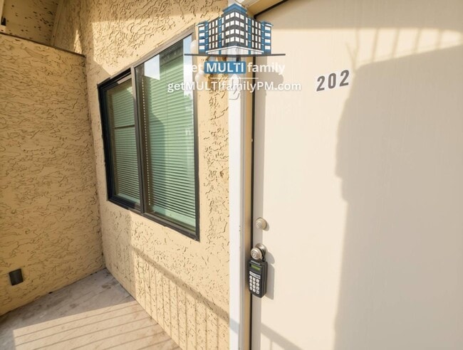 Building Photo - 7120 N 66th Dr