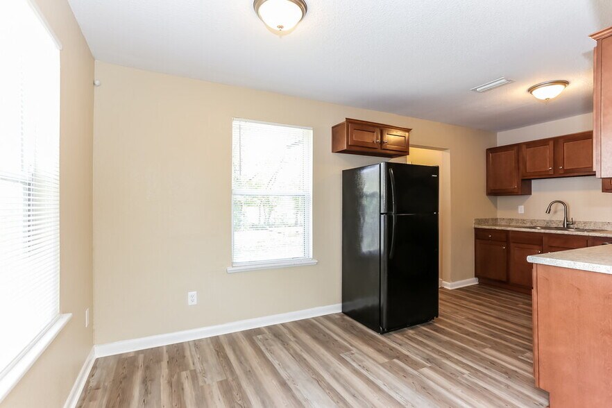 Building Photo - 5339 Newcombe Rd