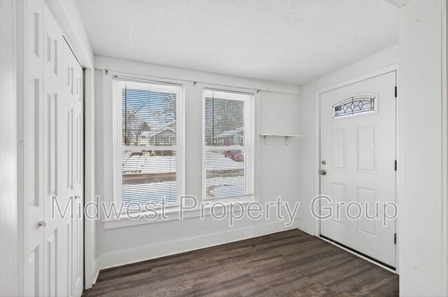 Building Photo - 8962 Burton Ave