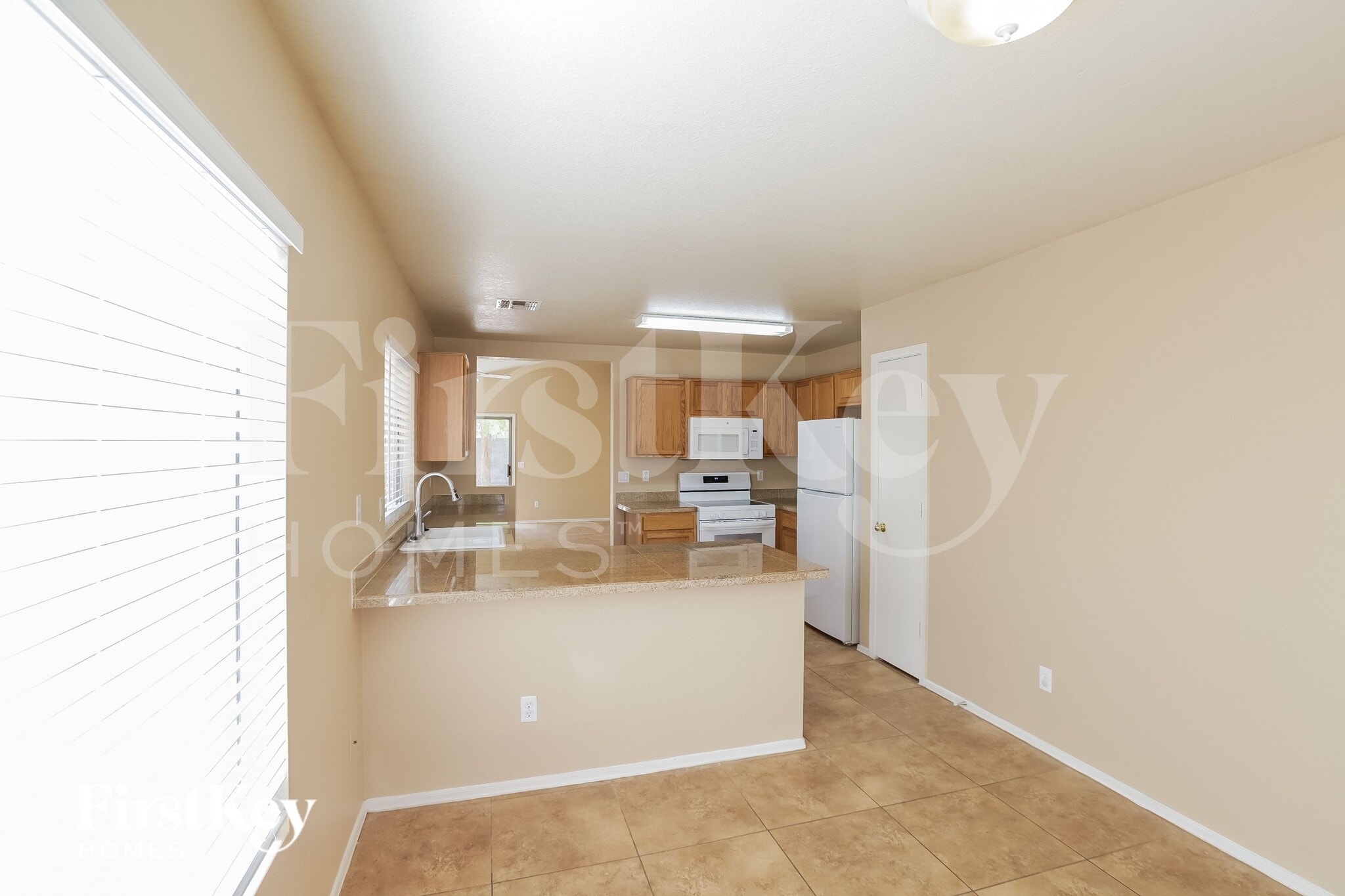 Building Photo - 13015 W Via Camille