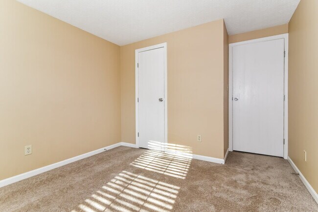 Building Photo - 7551 Rogers Dr