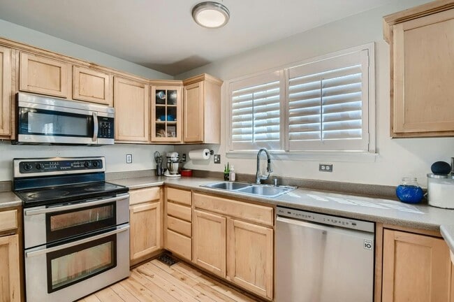 Building Photo - 3892 E Aldenbridge Cir