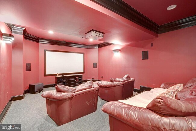 Building Photo - 829 Golden Arrow St