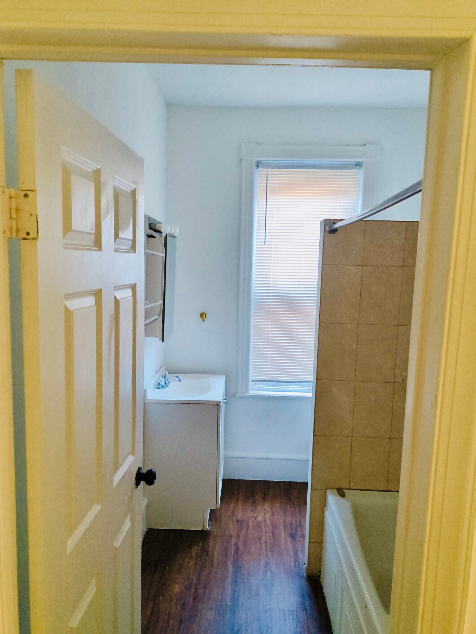 Building Photo - 124 W Sylvania St