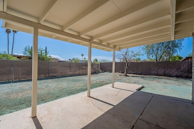 Building Photo - Cozy East Tucson 3-Bedroom with Private Ya...