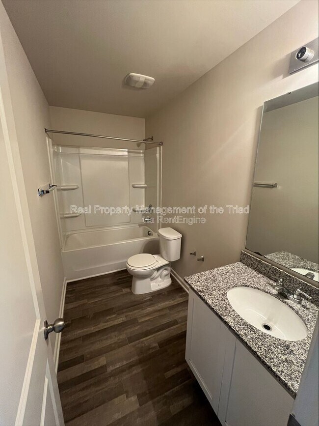 Building Photo - 3802 Bellingham Ct