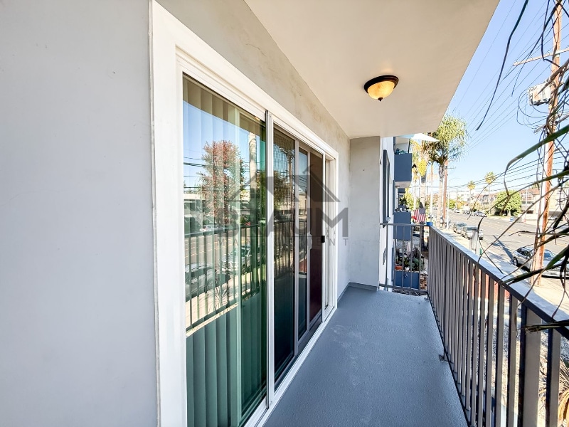 Building Photo - 6041 Whitsett Ave