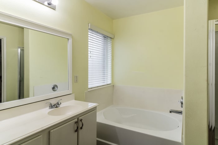 Building Photo - 5410 McKinley Ct