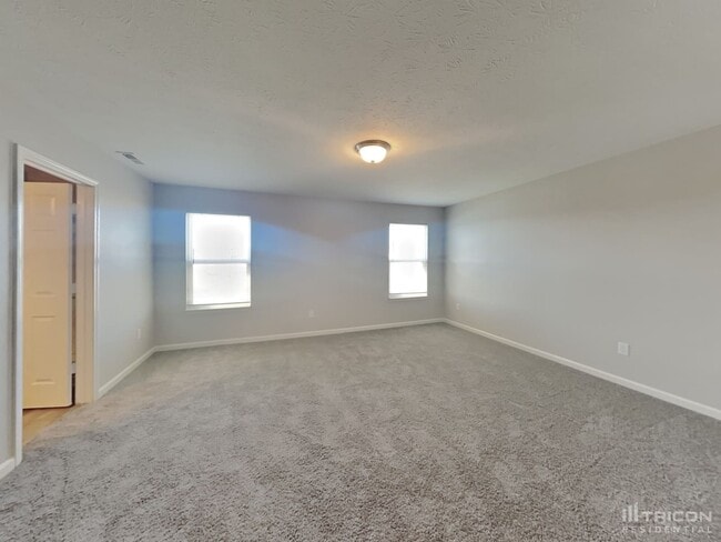 Building Photo - 2840 Beethoven Ave