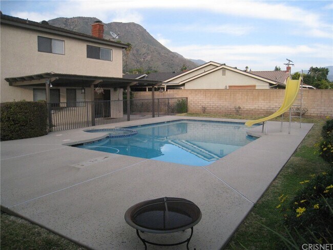 Building Photo - 3218 Tannencrest Dr