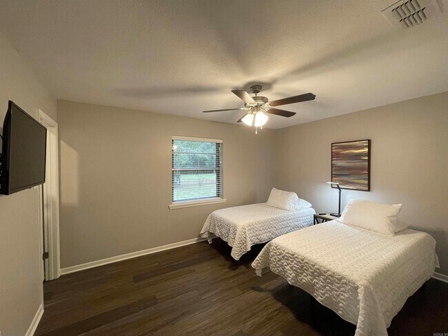 Building Photo - 6503 Chaparral St