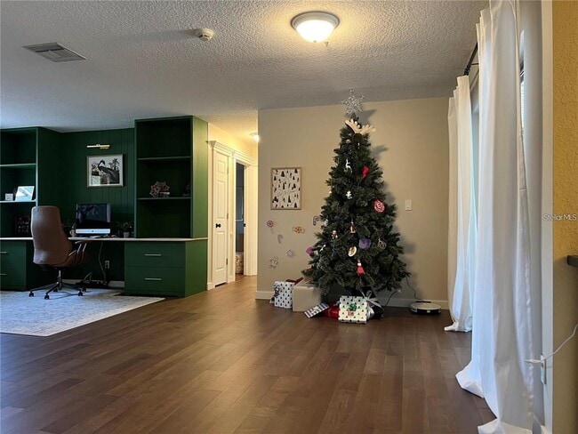 Building Photo - 8748 Forest Lake Dr