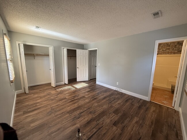 Building Photo - 5664 Buckhorn Rd