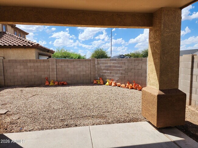 Building Photo - 5830 S 11th Dr