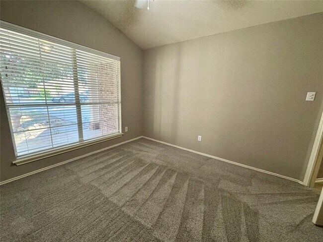 Building Photo - 1007 Barclay Dr