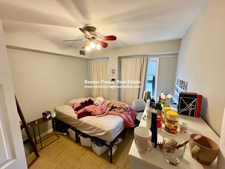 Building Photo - 50 Saint Stephen St