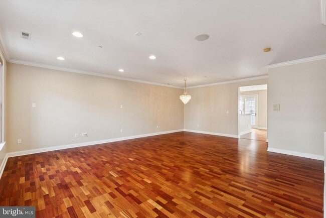 Building Photo - 105 Captains Way