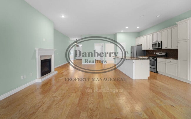 Building Photo - 14866 Lake Winds Dr