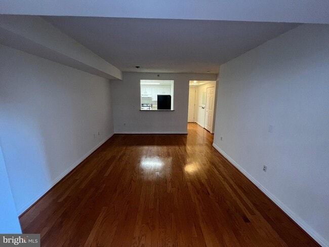 Building Photo - 2301 N Street NW Unit 407