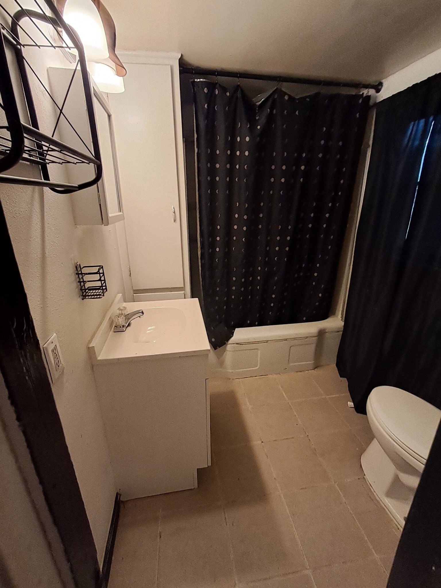 Building Photo - 2935 Oleander Ave