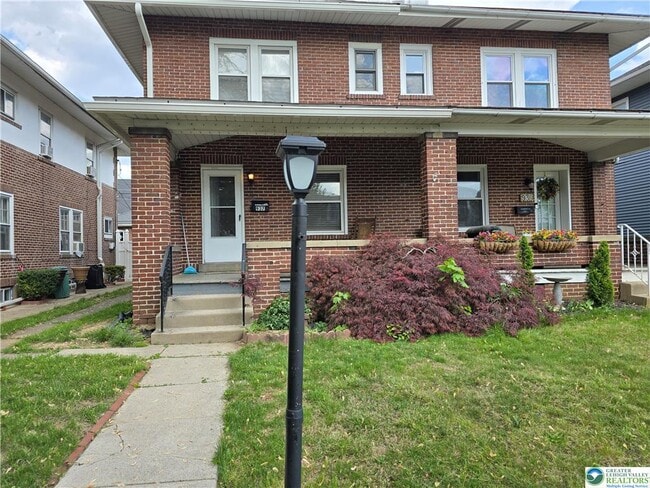 Primary Photo - 937 S Poplar St
