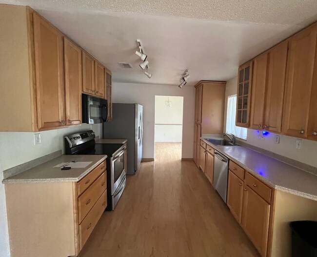 Building Photo - 503 Mark Run