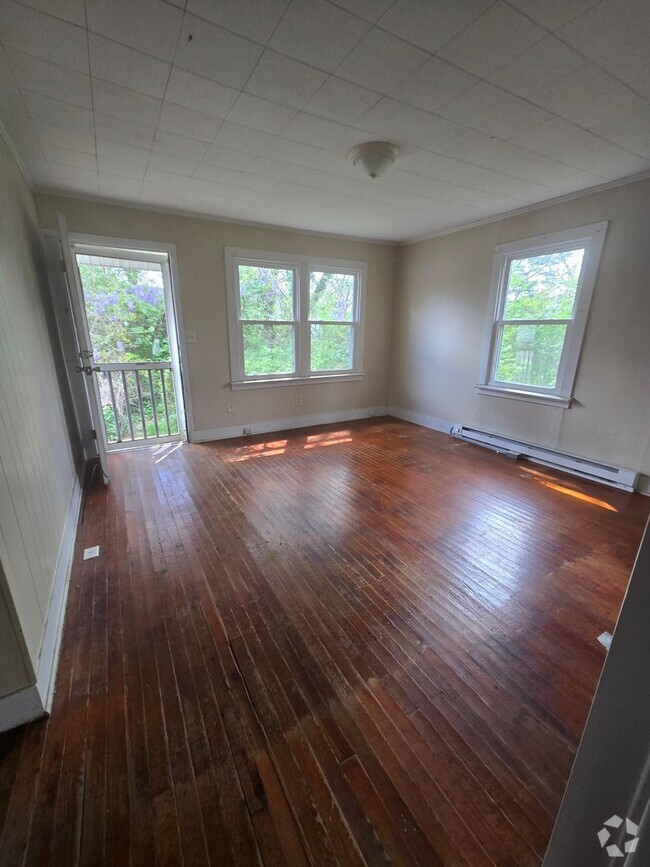 Building Photo - 1 bed 1 bath unit in Red Bank