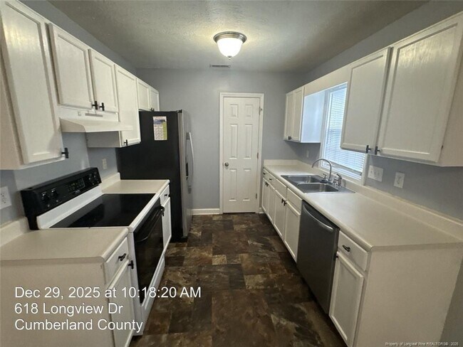 Building Photo - 618 Longview Dr