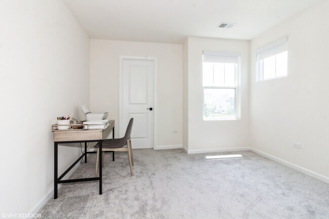 Building Photo - 24518 W Alexis Ln