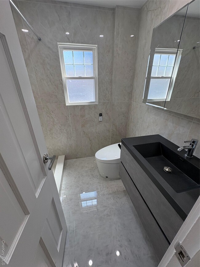 Building Photo - 13 Parkview Pl