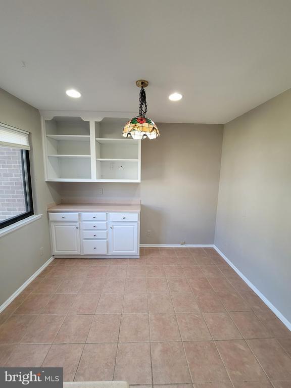Building Photo - 2623 Glengyle Dr