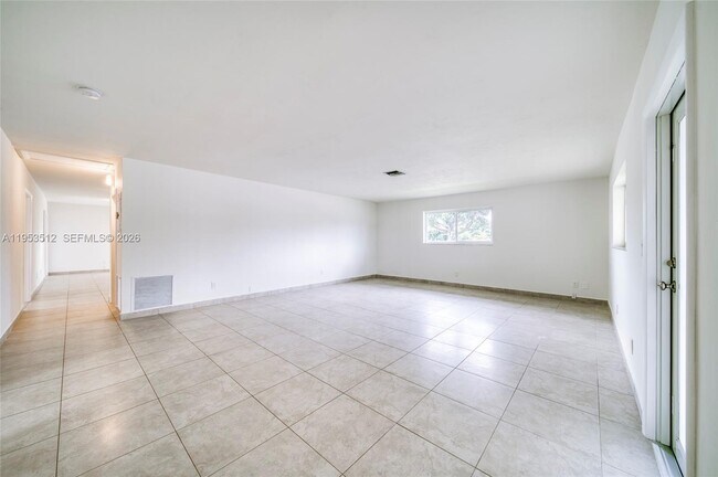 Building Photo - 9557 SW 40th Terrace