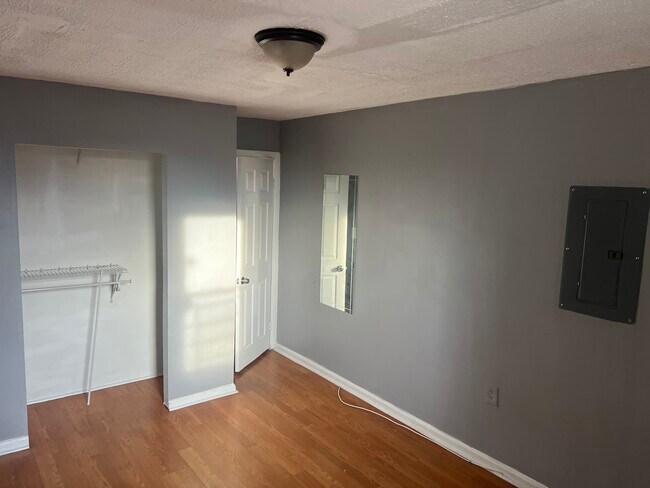 Building Photo - 1306-1 McCulloh St