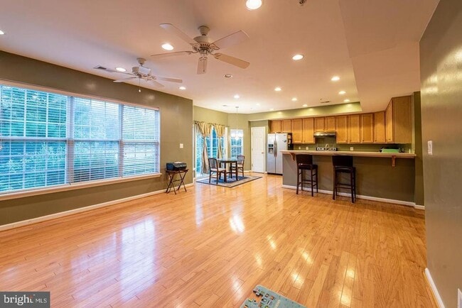 Building Photo - 44159 Azalea Ct