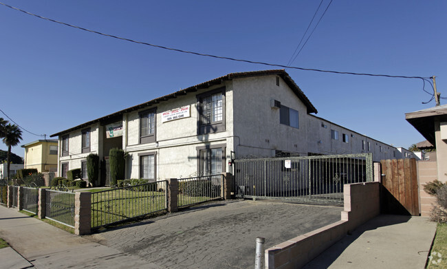 Primary Photo - Vesta Street Apartments